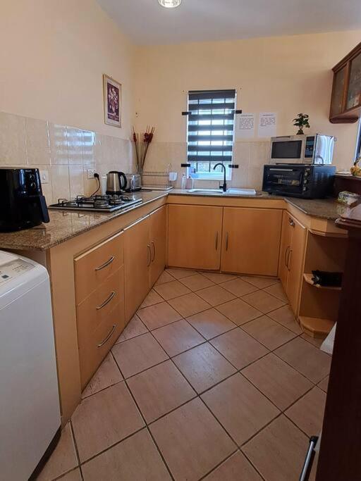 Sunshine Luxurious Villa:4 Mins Walk From Beach Flic en Flac Exterior photo