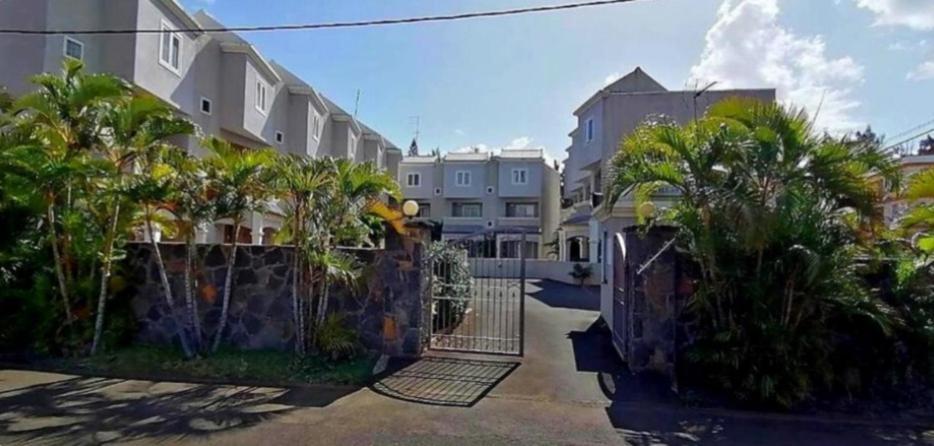 Sunshine Luxurious Villa:4 Mins Walk From Beach Flic en Flac Exterior photo