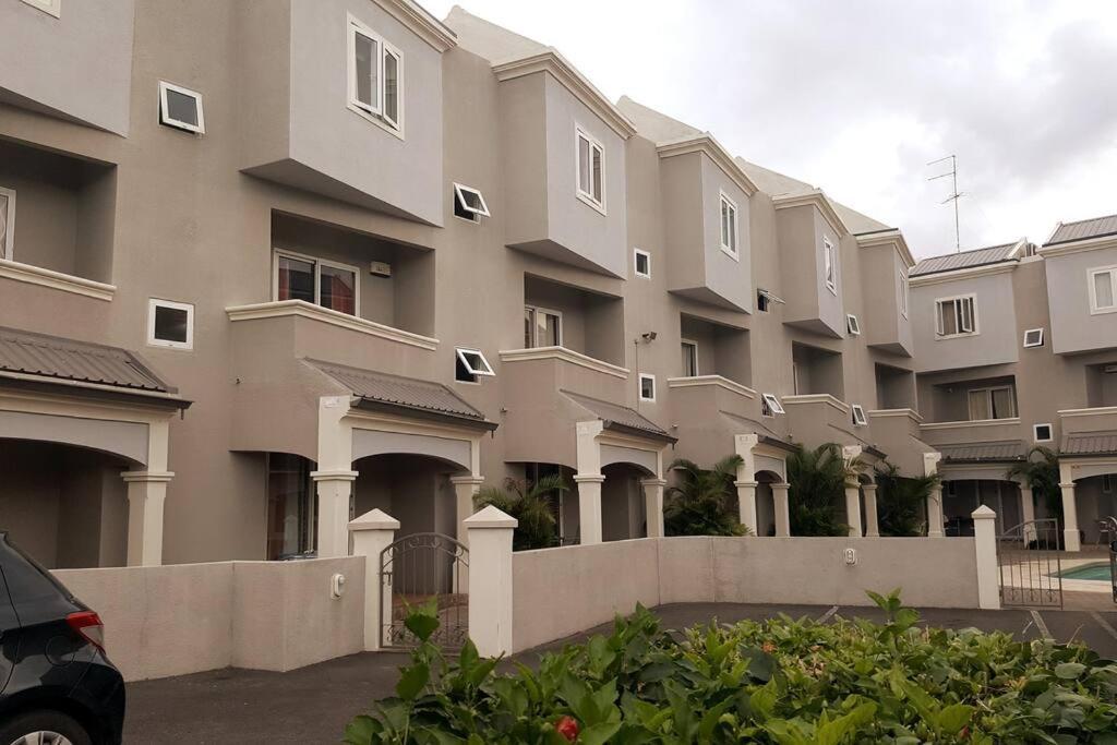 Sunshine Luxurious Villa:4 Mins Walk From Beach Flic en Flac Exterior photo