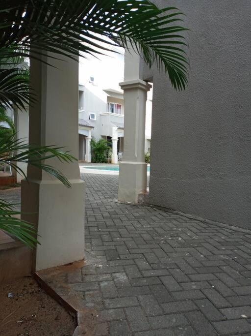 Sunshine Luxurious Villa:4 Mins Walk From Beach Flic en Flac Exterior photo